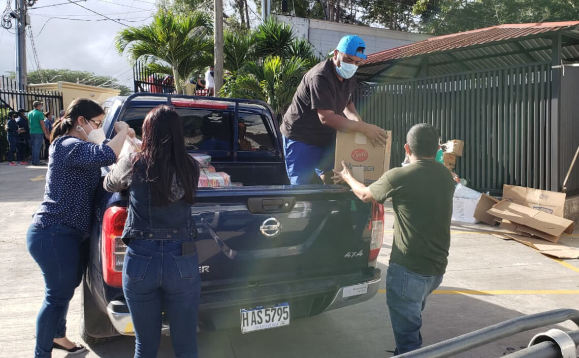 Entrega de Víveres a los afectados por Eta e Iota