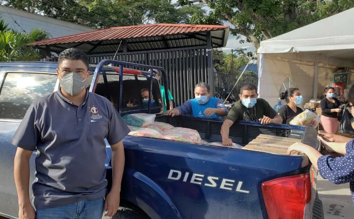 Entrega de Víveres a los afectados por Eta e Iota